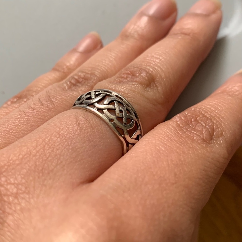 Ring - Picture 2 of 4